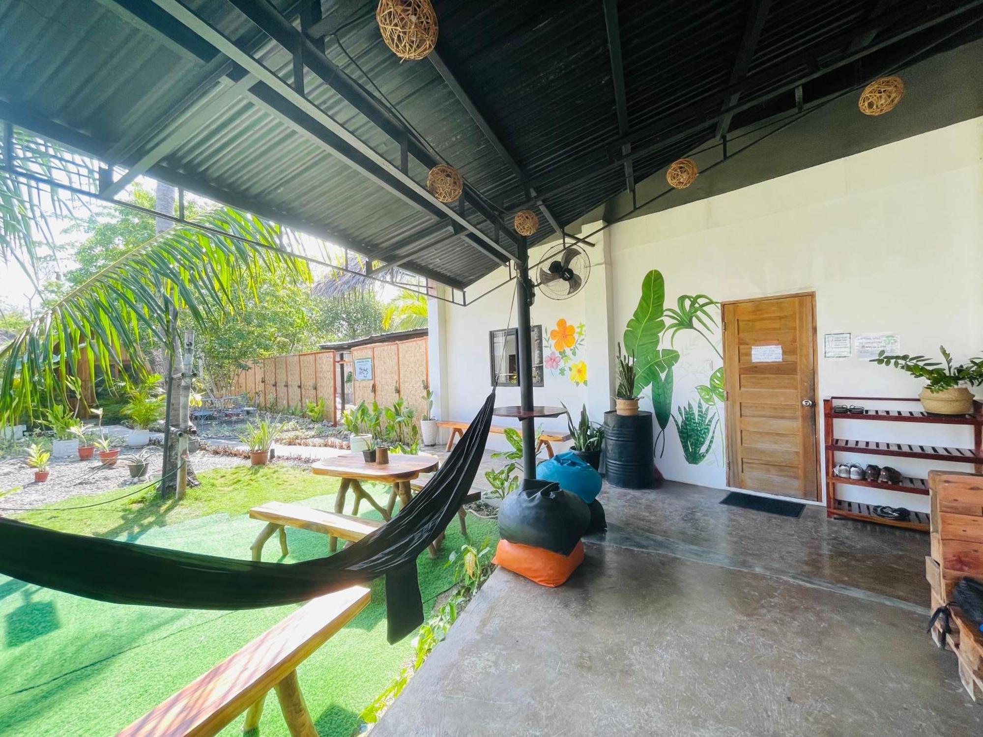 Maayong Hostel (Adults Only) Moalboal Exterior photo